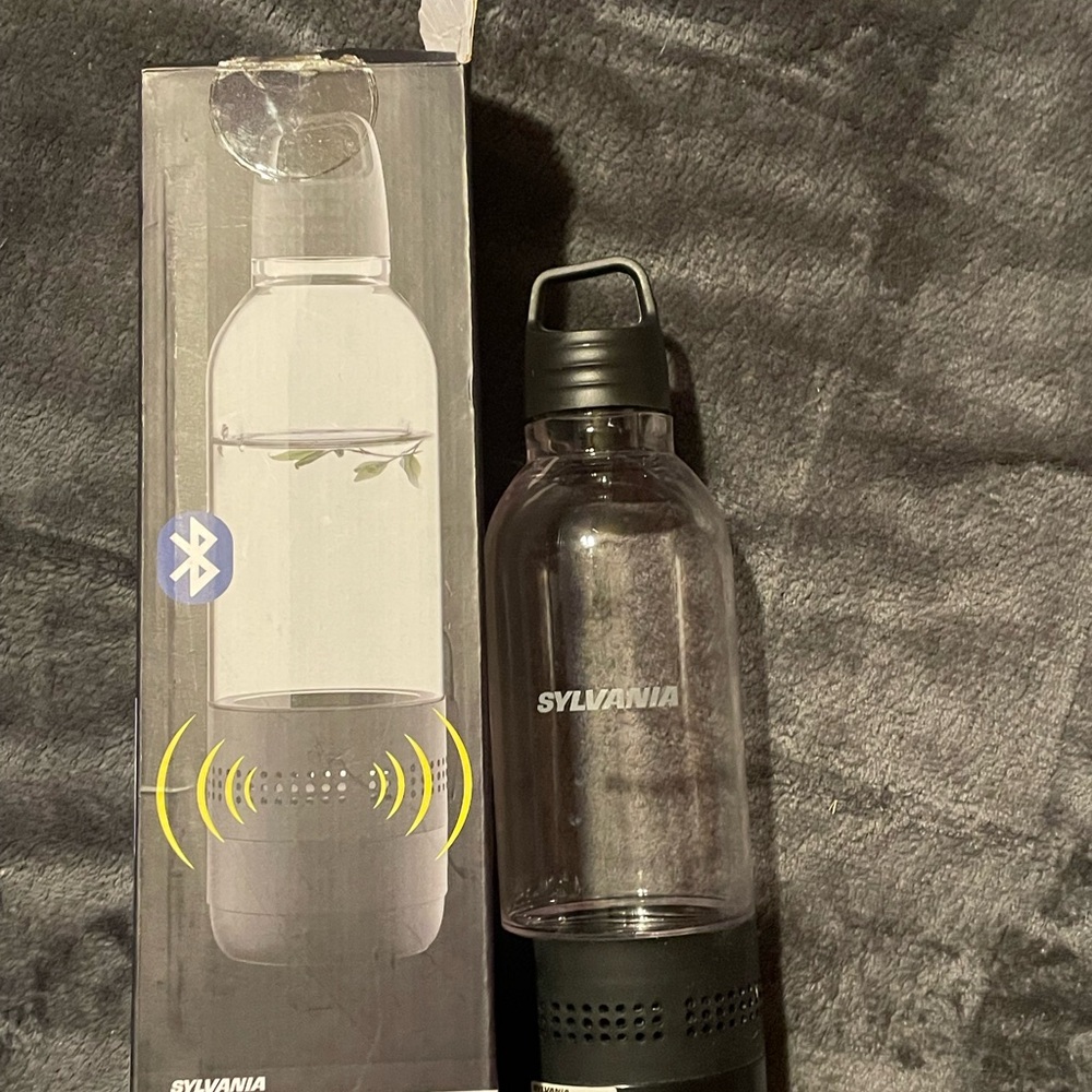 Black Bluetooth Water Bottle With Speaker - Picture 4 of 4